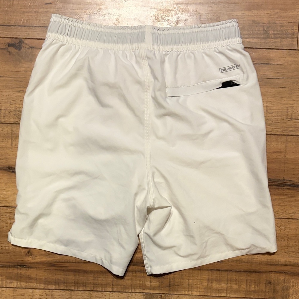 O'Neill Cream Shorts with Black Drawstring - Picture 4 of 4